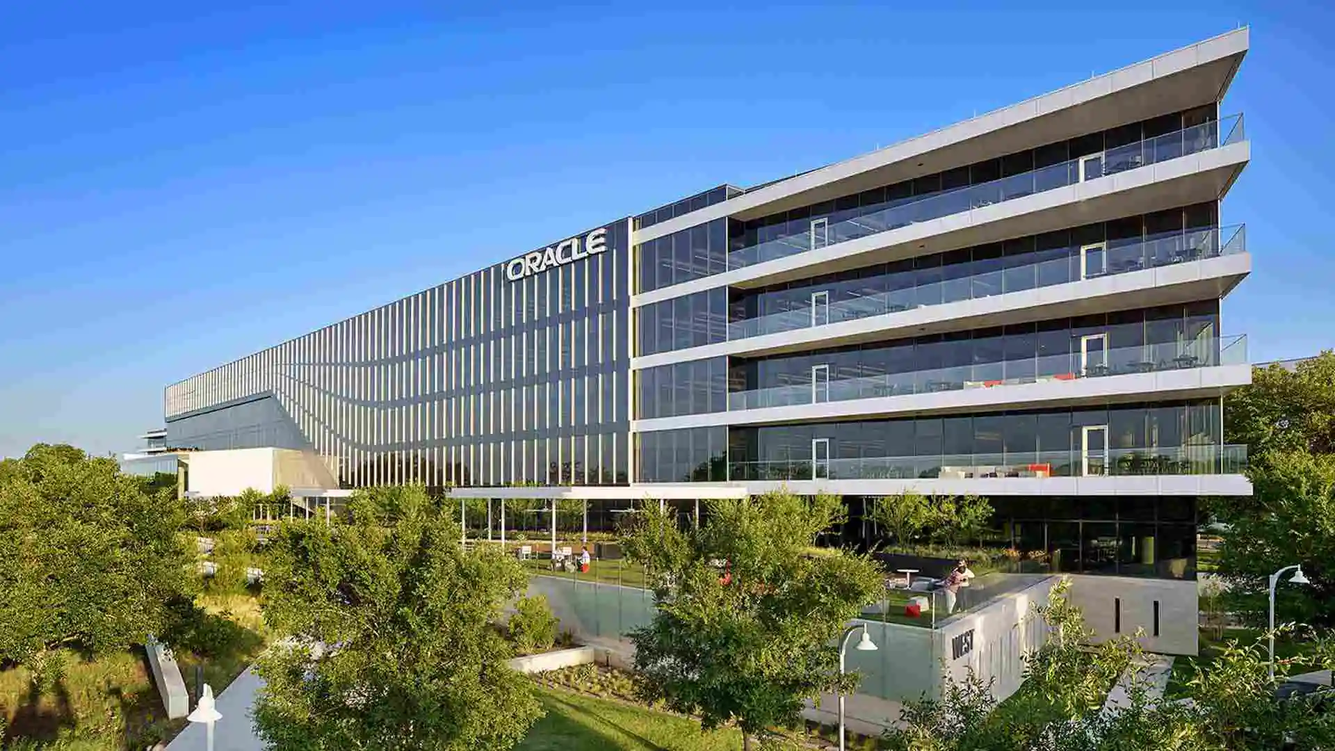 Oracle shares fall as revenue growth slows in latest fiscal quarter ...